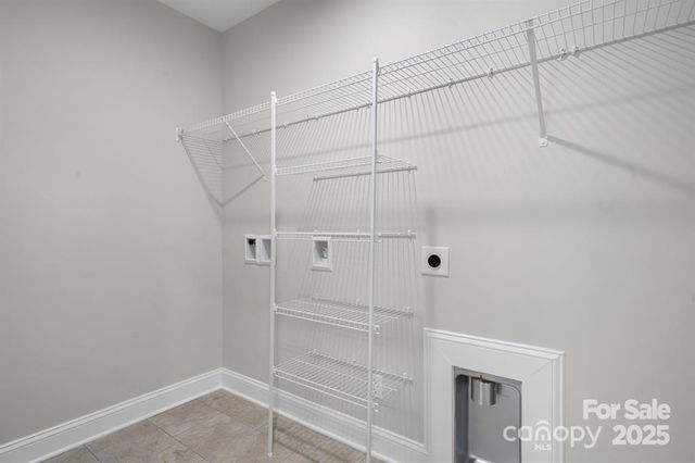 1990 Talbot Lane, Hickory, NC 28602