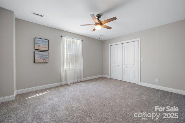 1990 Talbot Lane, Hickory, NC 28602