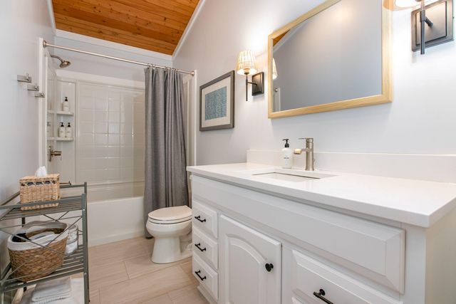 6010 Migiel Lane, Sawyer, MI 49125