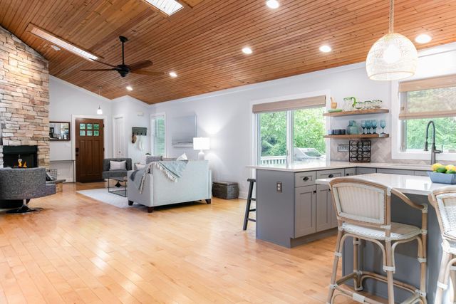 6010 Migiel Lane, Sawyer, MI 49125