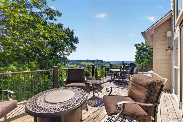731 Bordeaux Circle, St Albans, MO 63073