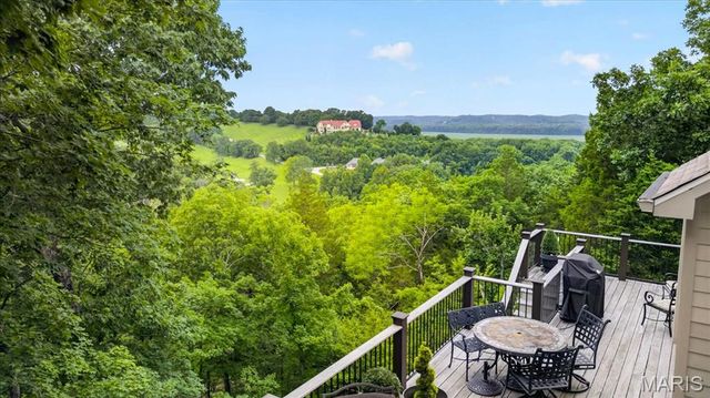 731 Bordeaux Circle, St Albans, MO 63073