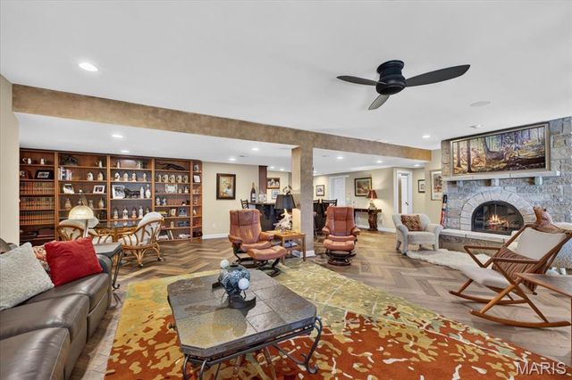 731 Bordeaux Circle, St Albans, MO 63073
