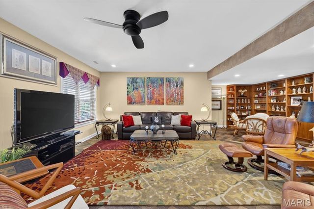 731 Bordeaux Circle, St Albans, MO 63073