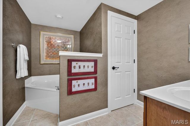 731 Bordeaux Circle, St Albans, MO 63073