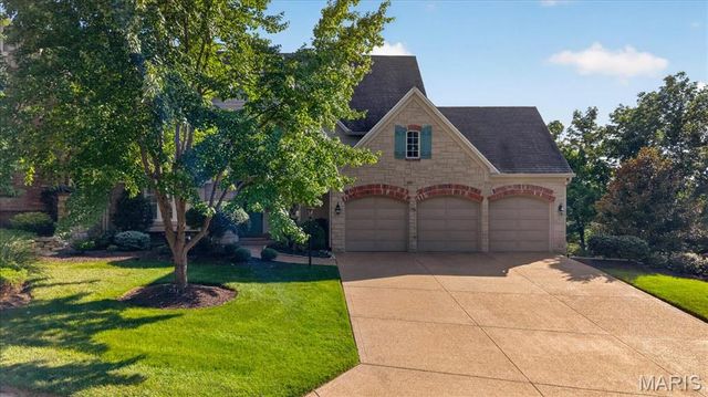 731 Bordeaux Circle, St Albans, MO 63073