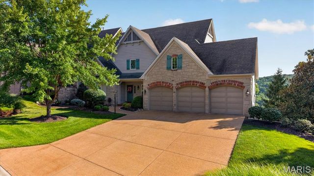 731 Bordeaux Circle, St Albans, MO 63073