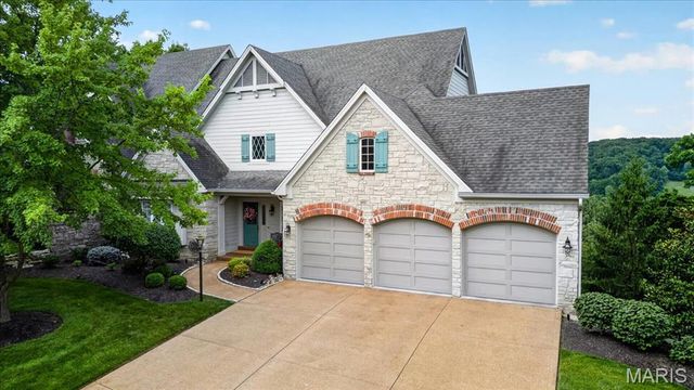 731 Bordeaux Circle, St Albans, MO 63073