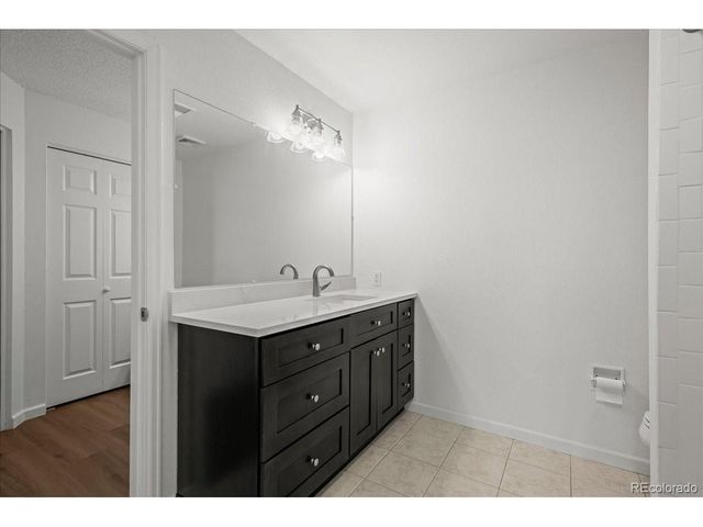 10910 W Florida Ave 523, Lakewood, CO 80232