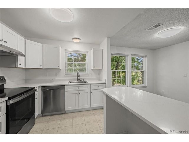 10910 W Florida Ave 523, Lakewood, CO 80232