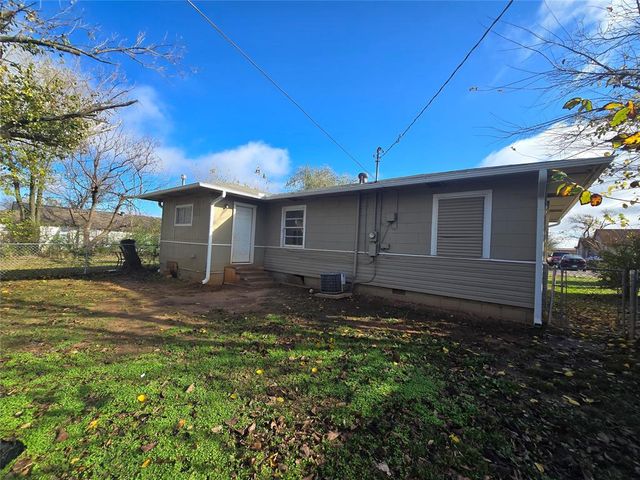 2106 N Aydelotte Avenue, Shawnee, OK 74804