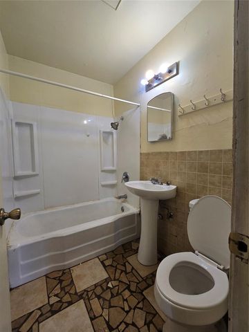 2106 N Aydelotte Avenue, Shawnee, OK 74804