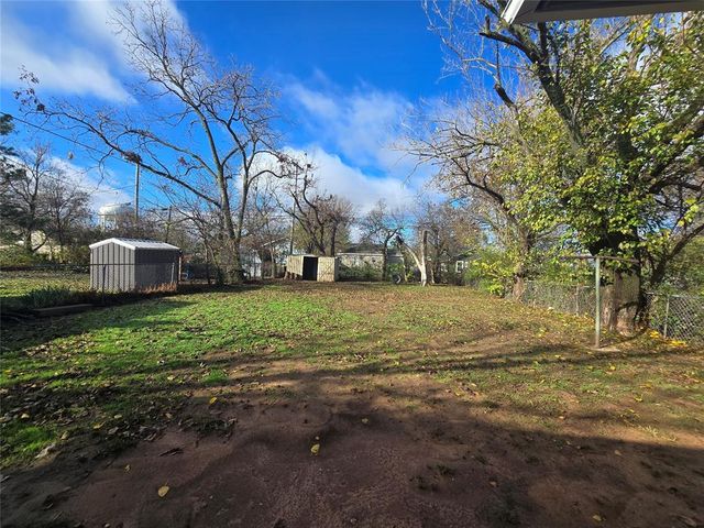 2106 N Aydelotte Avenue, Shawnee, OK 74804