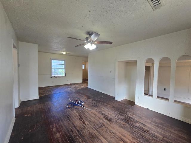 2106 N Aydelotte Avenue, Shawnee, OK 74804