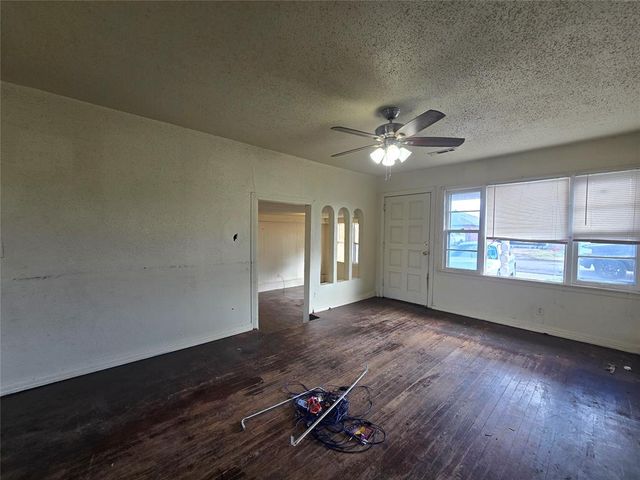 2106 N Aydelotte Avenue, Shawnee, OK 74804