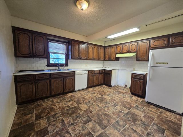 2106 N Aydelotte Avenue, Shawnee, OK 74804