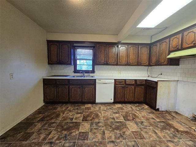 2106 N Aydelotte Avenue, Shawnee, OK 74804