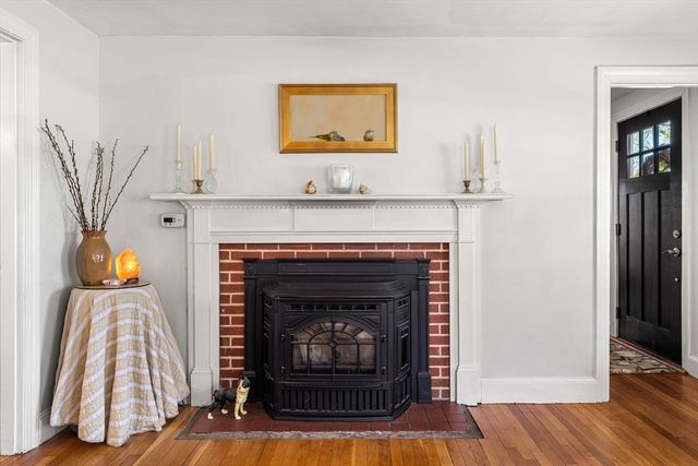 11 Woodbridge Rd, North Andover, MA 01845