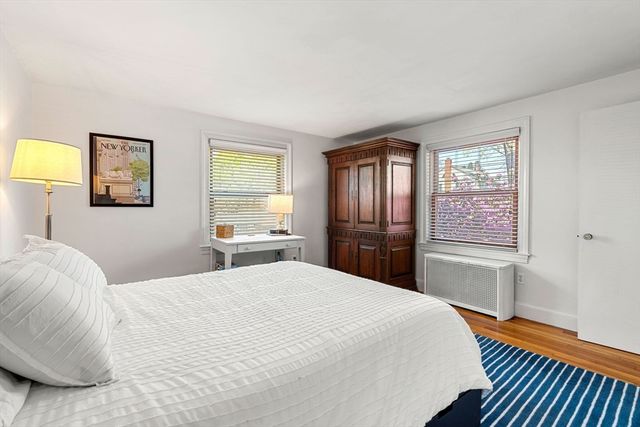 11 Woodbridge Rd, North Andover, MA 01845