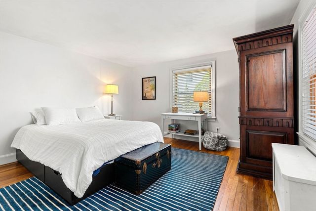 11 Woodbridge Rd, North Andover, MA 01845