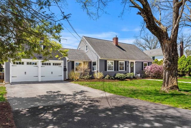 11 Woodbridge Rd, North Andover, MA 01845