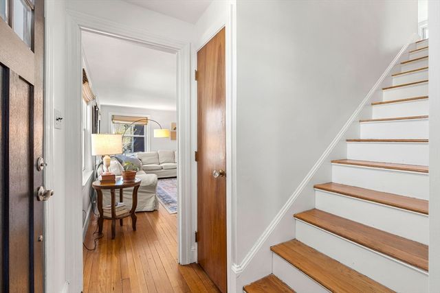 11 Woodbridge Rd, North Andover, MA 01845