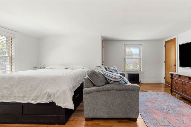 11 Woodbridge Rd, North Andover, MA 01845