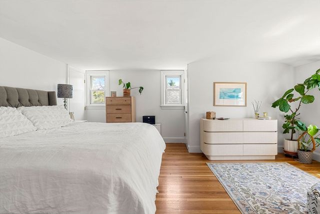 11 Woodbridge Rd, North Andover, MA 01845