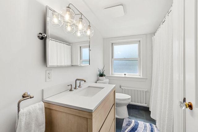 11 Woodbridge Rd, North Andover, MA 01845