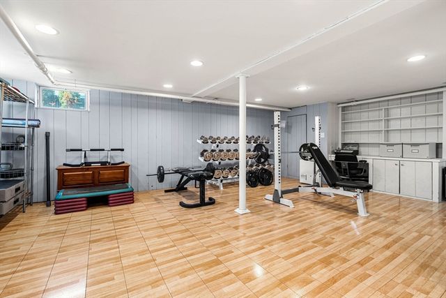 11 Woodbridge Rd, North Andover, MA 01845
