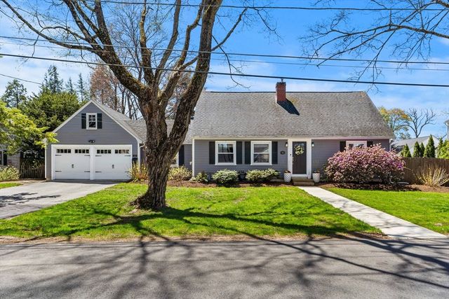 11 Woodbridge Rd, North Andover, MA 01845