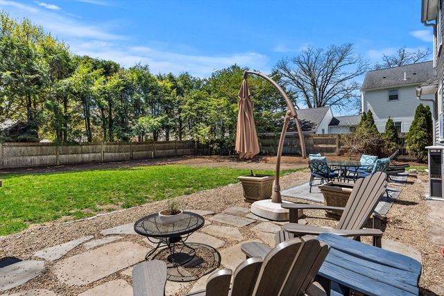 11 Woodbridge Rd, North Andover, MA 01845