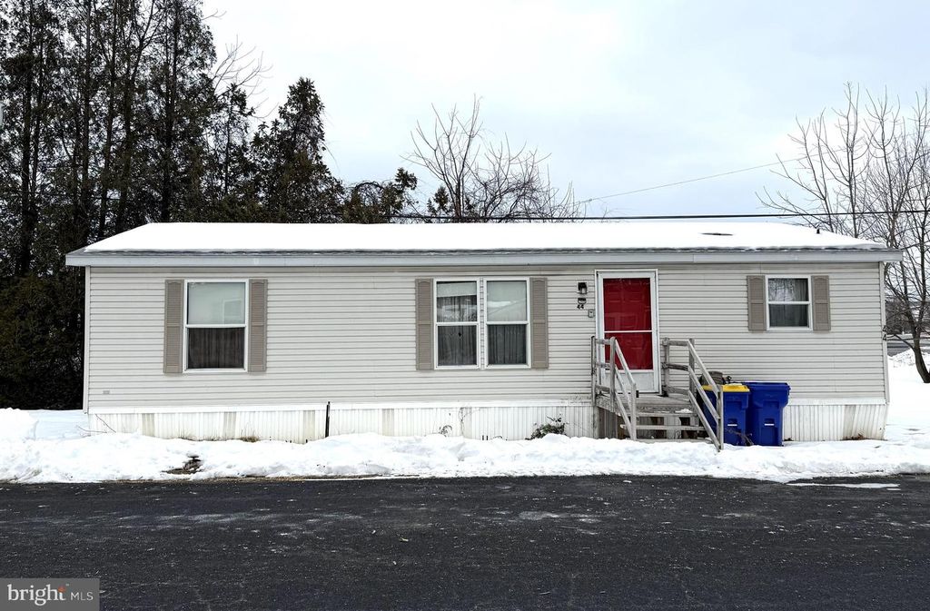 44 SARASOTA CIR, Carlisle, PA 17015