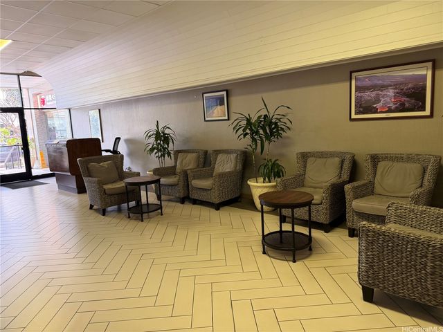 747 Amana Street 2112, Honolulu, HI 96814