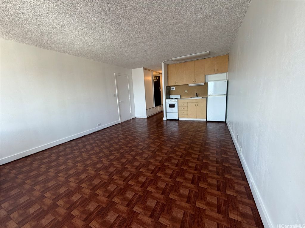 747 Amana Street 2112, Honolulu, HI 96814
