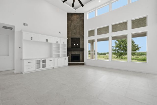 672 Jennings Lane, Azle, TX 76020
