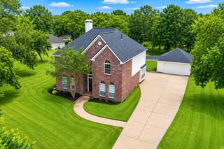 7110 Rustling Oaks Drive, Richmond, TX 77469