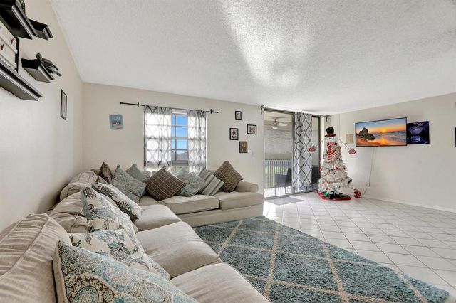 5570 NW 44th Street 518a, Lauderhill, FL 33319