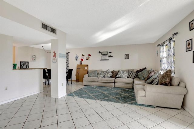 5570 NW 44th Street 518a, Lauderhill, FL 33319