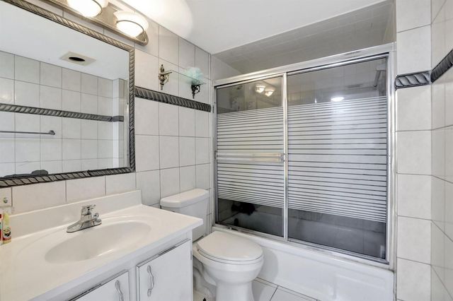 5570 NW 44th Street 518a, Lauderhill, FL 33319
