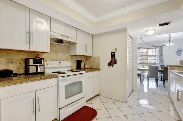 5570 NW 44th Street 518a, Lauderhill, FL 33319