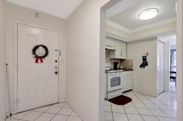 5570 NW 44th Street 518a, Lauderhill, FL 33319