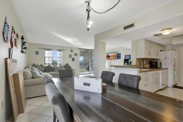 5570 NW 44th Street 518a, Lauderhill, FL 33319