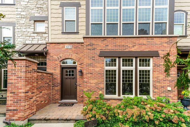 617 Parkside Court, Libertyville, IL 60048