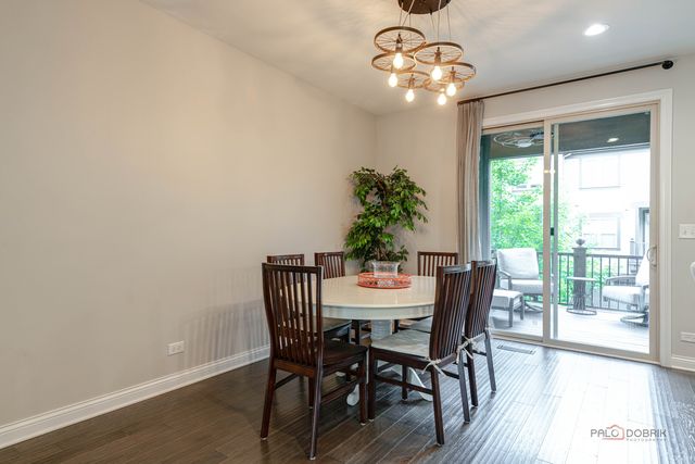 617 Parkside Court, Libertyville, IL 60048