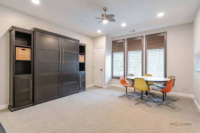 617 Parkside Court, Libertyville, IL 60048