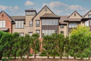 617 Parkside Court, Libertyville, IL 60048