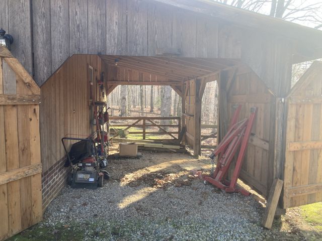 95 CC Rd, Lawrenceburg, TN 38464