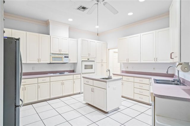 1520 Club Drive, Vero Beach, FL 32963