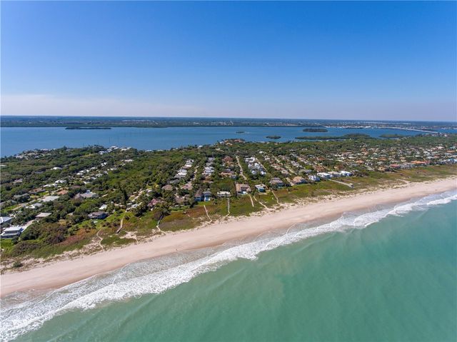 1520 Club Drive, Vero Beach, FL 32963